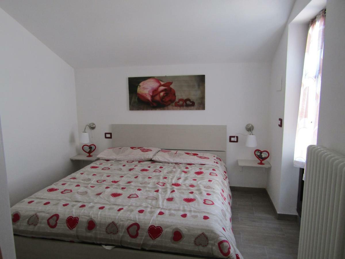 Lucy'S House Apartment Bellano Bagian luar foto